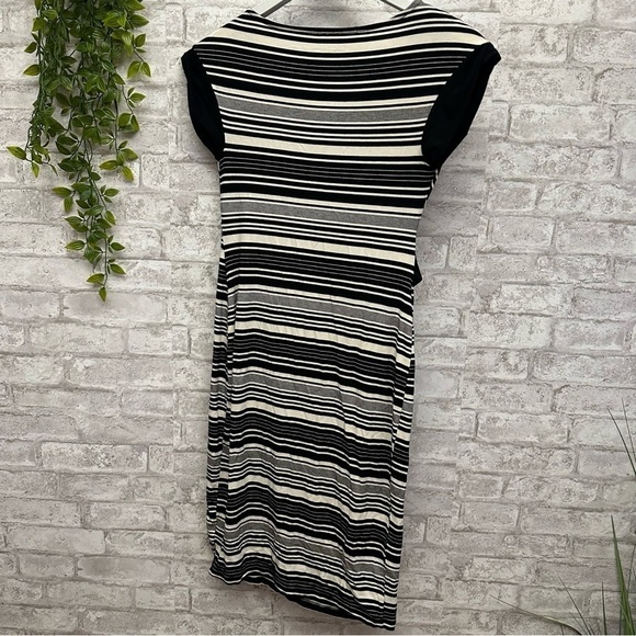 Liz Lange maternity dress women’s size small black and white - Picture 3 of 5